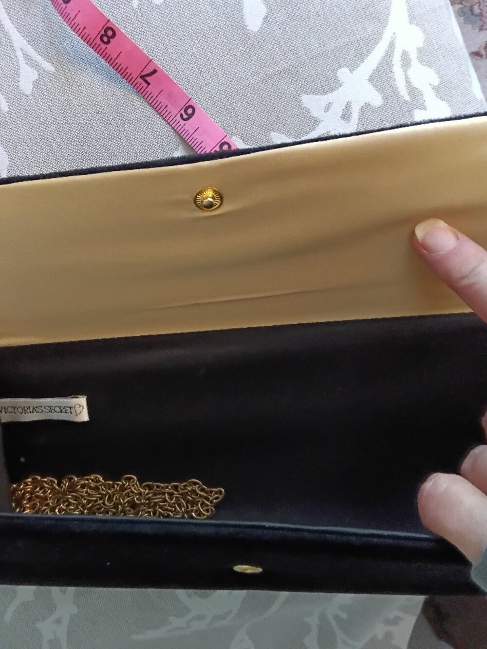 Victoria’s Secret Black Velvet Two-Way Heart Clutch / Shoulder Bag - Picture 7 of 10